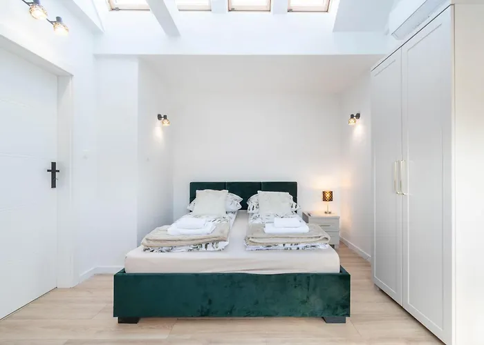 Apartment Azarentier4 *